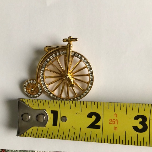 Vintage bike pin - Picture 3 of 5